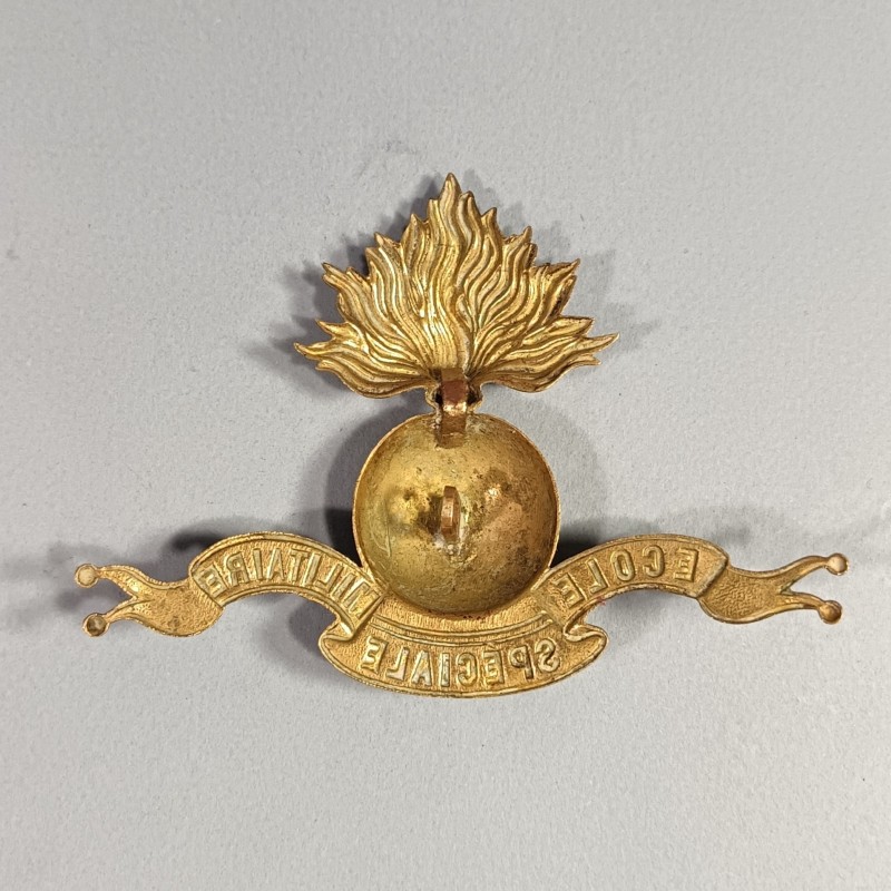 INSIGNE DE SHAKO DE L'ECOLE MILITAIRE DE ST CYR ESM ECOLE SPECIALE MILITAIRE FABRICATION ANCIENNE